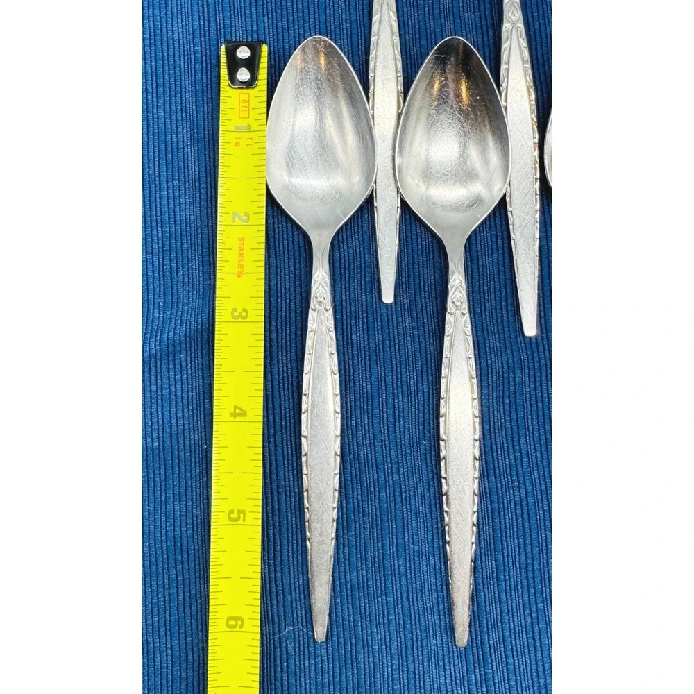 Oneida Community Venetia Teaspoons Silver Set of 12 Stainless Flatware